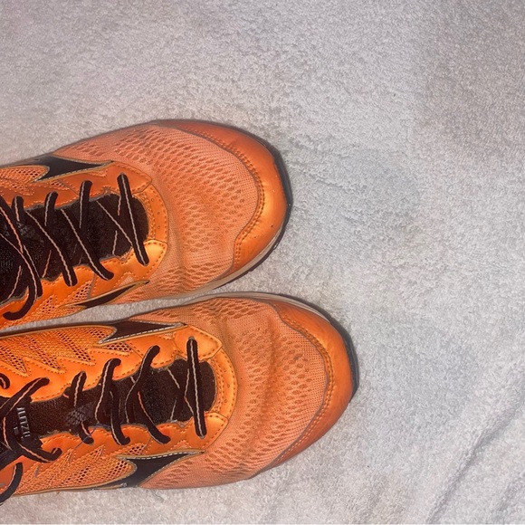 Mizuno Bright Orange Athletic Shoes - Picture 3 of 5